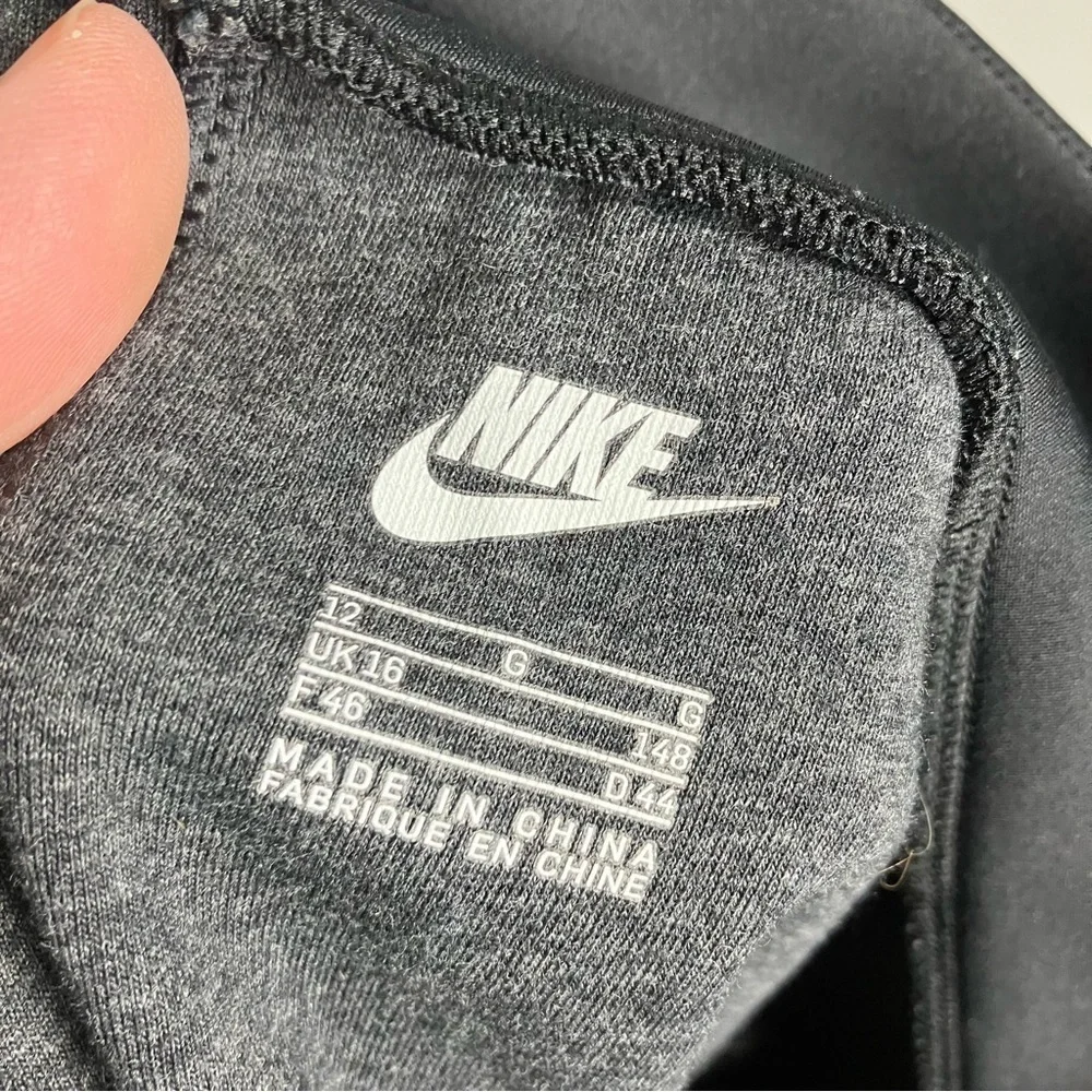 Nike ankle cropped knit pants‎ size 12